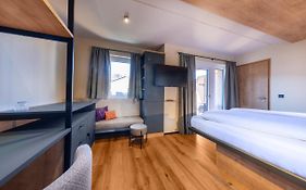 PEOPLE'S Hotel
